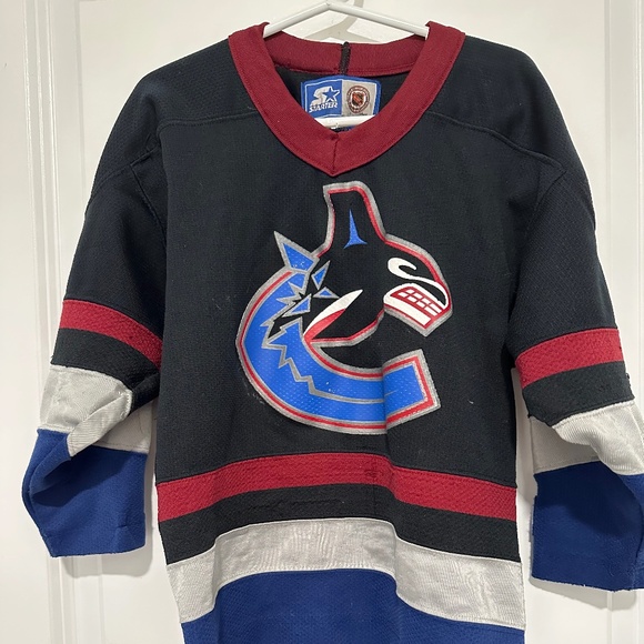 Vintage 90’s Starter NHL Vancouver Canucks Hockey Jersey Youth Medium - Picture 1 of 13